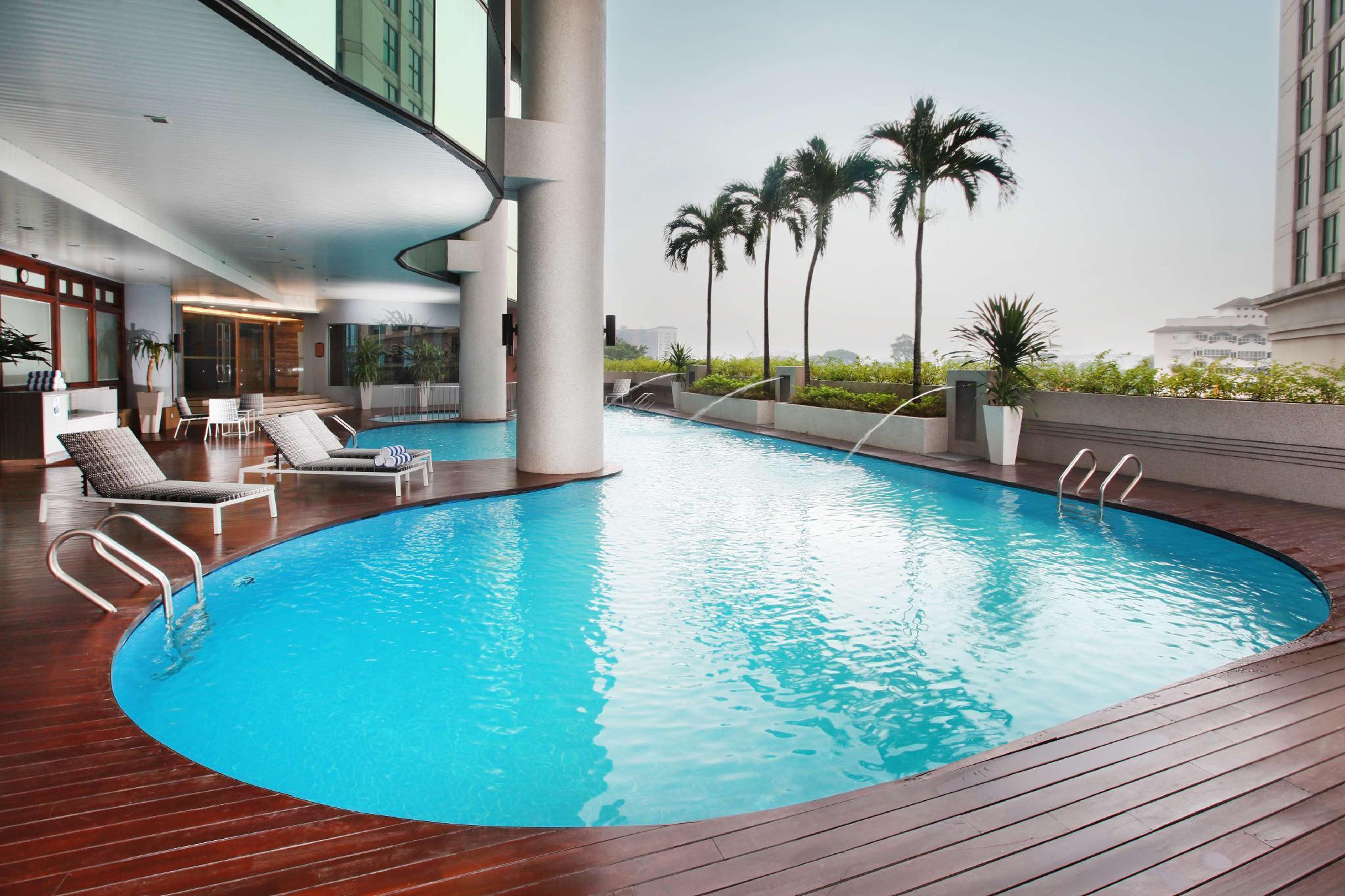 Hotel Dorsett Kuala Lumpur Exteriér fotografie The swimming pool at the hotel