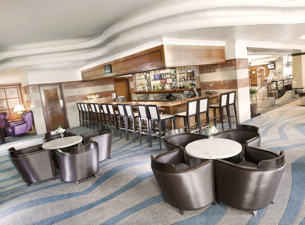 Hotel Dorsett Kuala Lumpur Exteriér fotografie The bar at the hotel